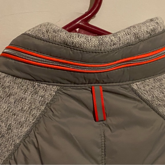 Xerison Jacket size small grey and orange - Picture 4 of 7